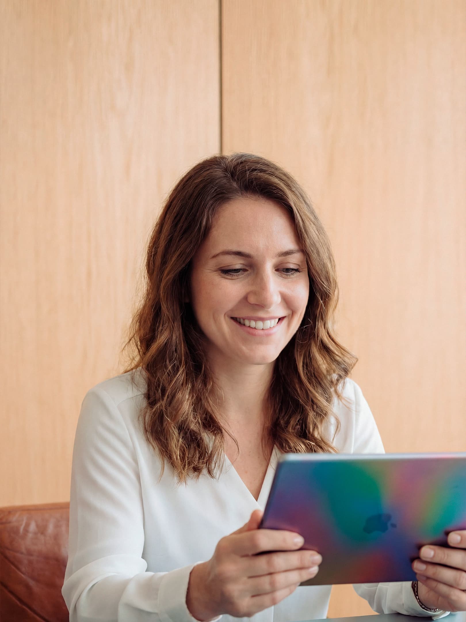 Studiu individual pe tabletă pentru învățarea limbii grecești.